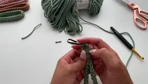 DIY I-Cord Wristlet: Easy Crochet Tutorial