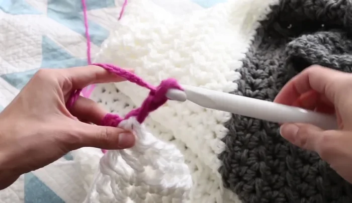 Chain 2, secure the new yarn. Weave in the ends.