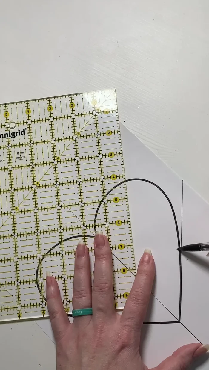 Connect lines at junctions: Each new line should begin at the intersection point of previously drawn lines and extend to the next edge or junction. This method prevents raw edges and creates a well-structured design.