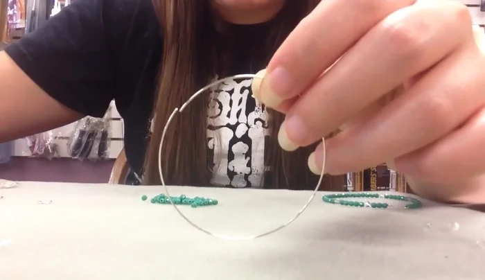 Close the loop on the other side, using the same technique as step 2.