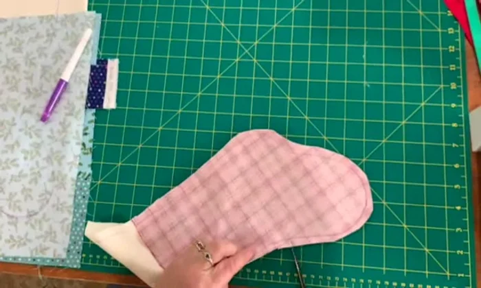 Clip into curves to ease turning and shaping.