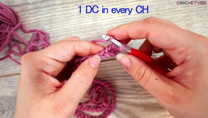 Repeat steps 2 & 3 to create 5 identical rows. Weave in the ends of all rows.