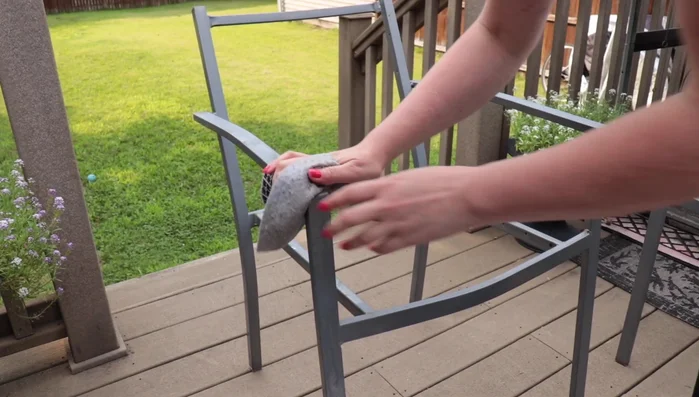 Refinish chair frames using Rust-Oleum paint and primer in flat black. Allow to dry completely.