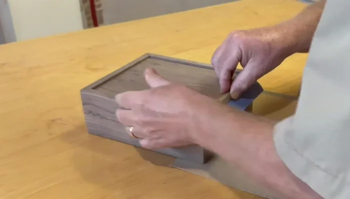 Attach the handle to the lid using CA glue (gel CA is recommended for a better bond).