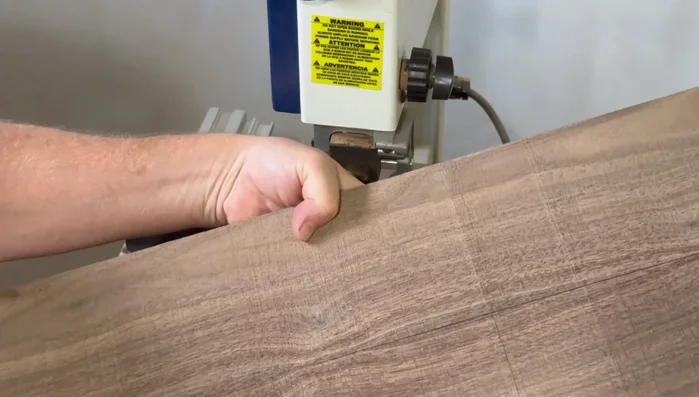 Glue the pieces for the bottom and lid, ensuring they remain flat.