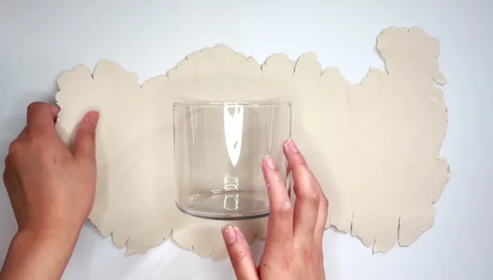 Smooth the clay with water.