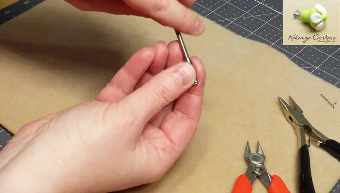 Place the insert onto the threaded mandrel. Ensure the insert is slightly loose for easier removal later.