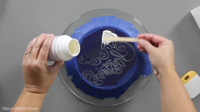 Let the etching cream sit for 15-20 minutes.