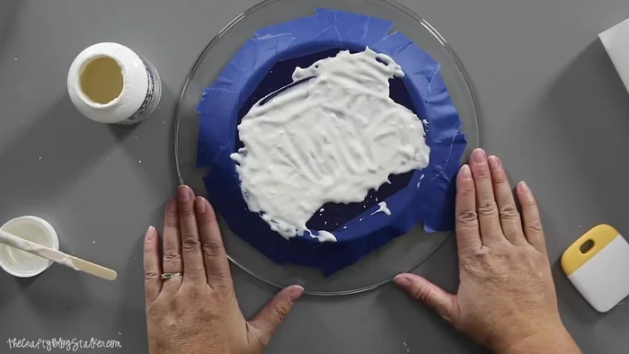 Let the etching cream sit for 15-20 minutes.