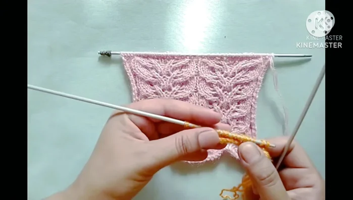 Cast on a multiple of 18 stitches plus one. (For demonstration, 19 stitches are used)