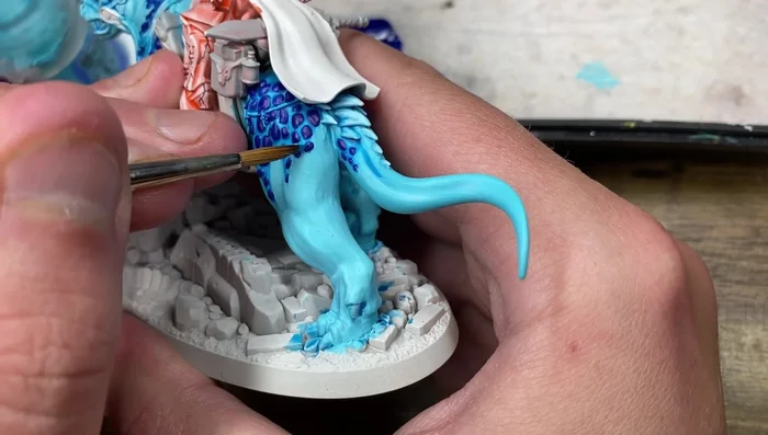 Highlight the scales with Kalidor Sky, focusing on the top of each scale.