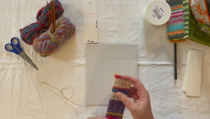 Cast on 32-40 stitches.