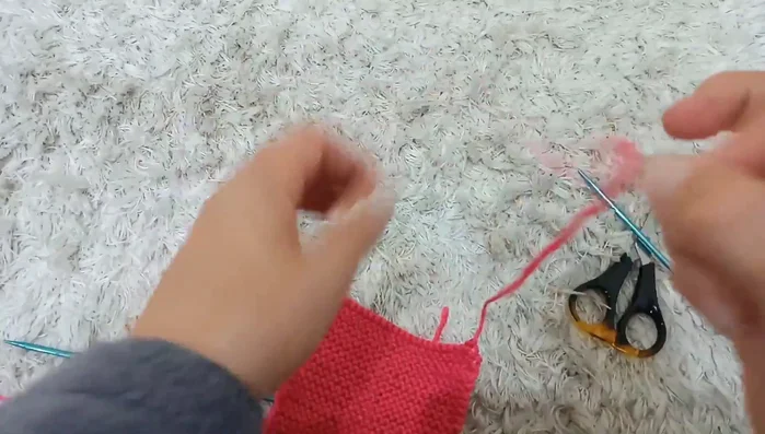 Weave in the ends of the bow.