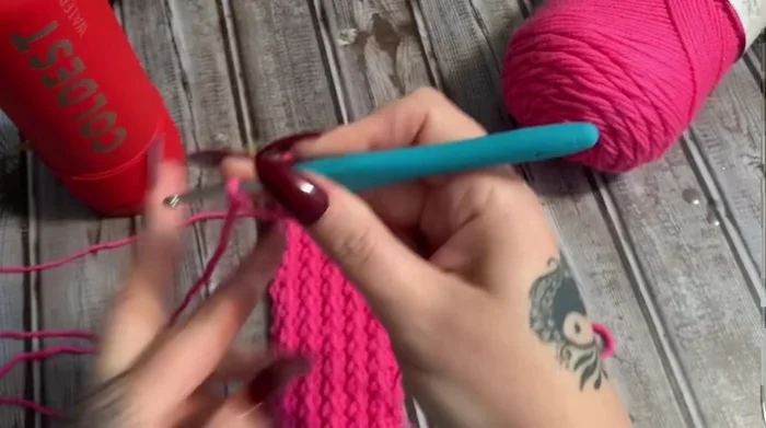 Single crochet 6 stitches.