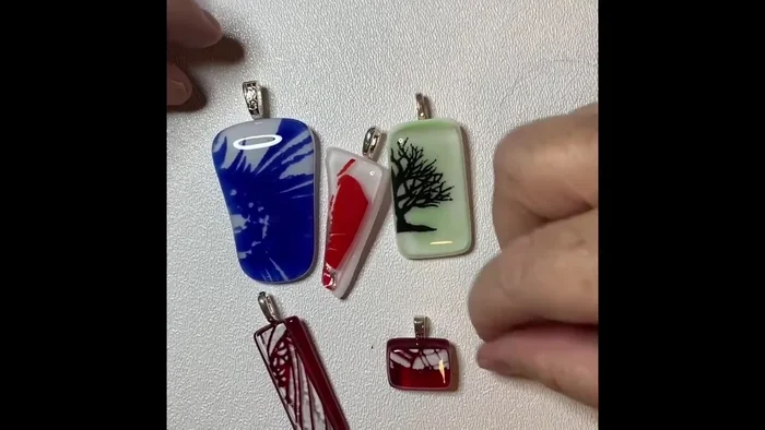 Experiment with simple or complex designs.