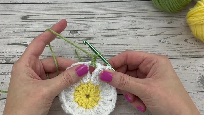 Slip stitch to join the round.