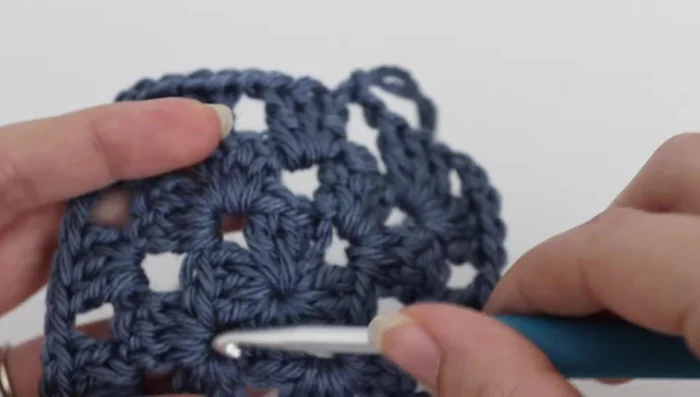 Repeat steps 5 and 6 until desired size is reached (32 rounds for a 31-inch square blanket).