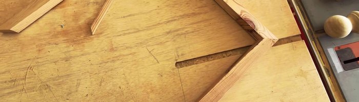 Assemble the square segments. Use wood glue and nails to temporarily hold them together until the glue dries. Lay them out with the longest edges facing each other to ensure proper alignment.