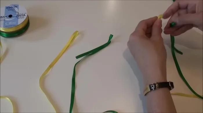 Arrange the pairs: Lay your pairs in the correct order, ensuring your chosen outside color is on the outside.