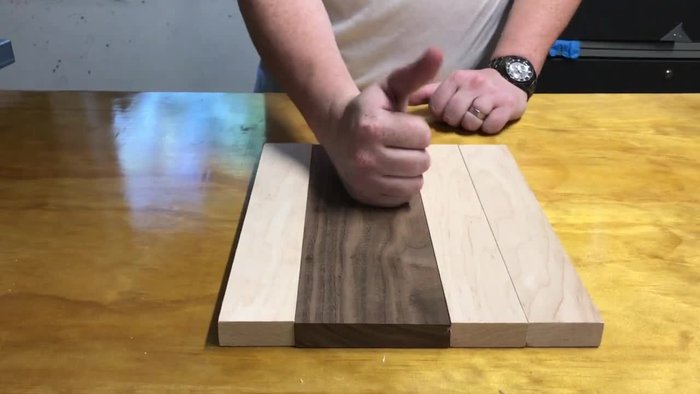 Let the glued wood dry for 24 hours.