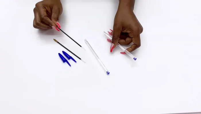 Remove unnecessary parts from the pens.