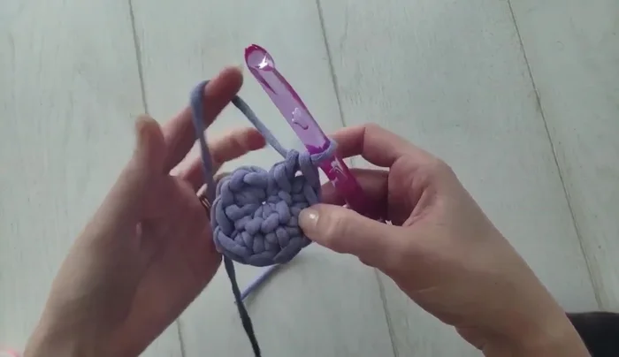 Add a stitch marker to mark the beginning of round 2.