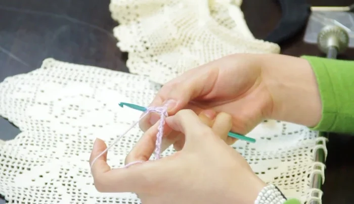 Single crochet in the next chain stitch.