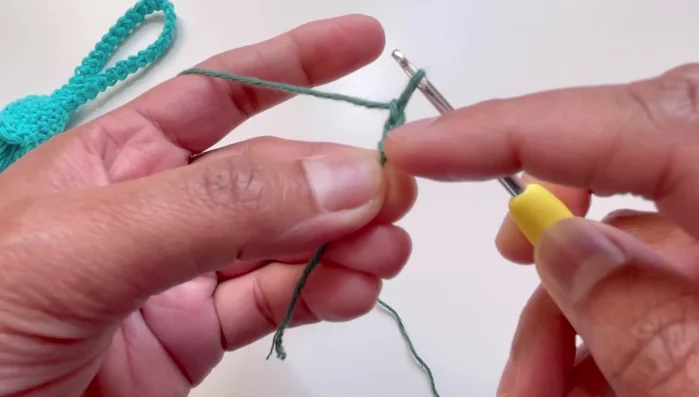 Continue repeating steps 2 and 3 until you reach your desired length (approximately 60 rounds).