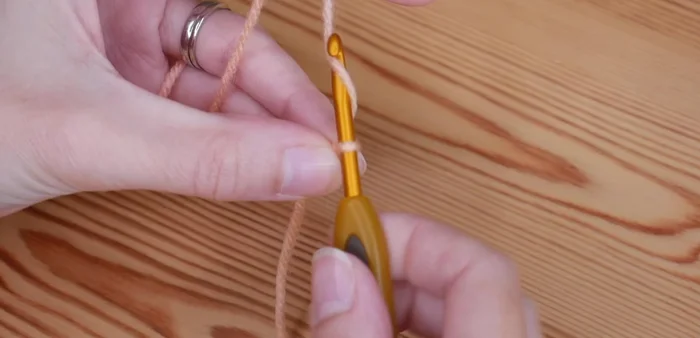 Create foundation chain in multiples of four.