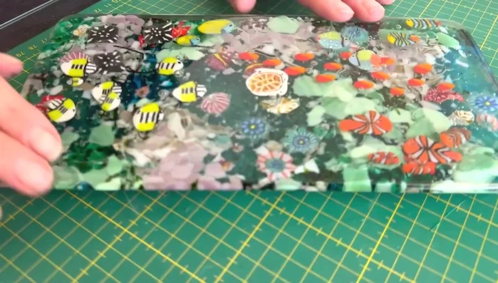 Kiln firing: Place the mold in the kiln and fuse the glass according to the kiln's instructions.