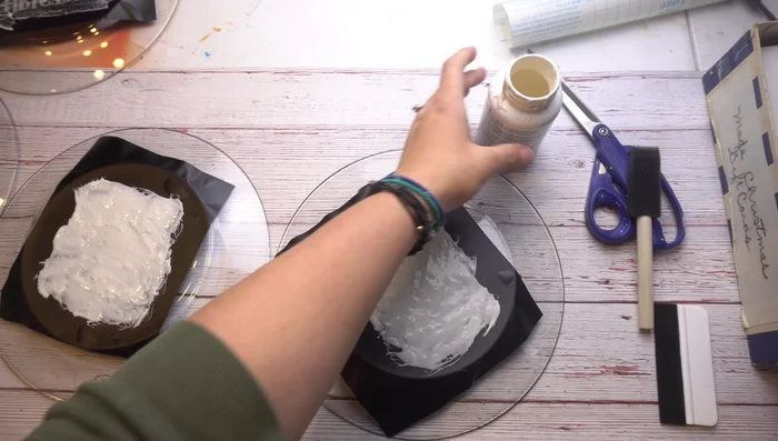 Rinse the plate thoroughly with warm water to remove any remaining Armor Etch. Carefully peel off any remaining vinyl.