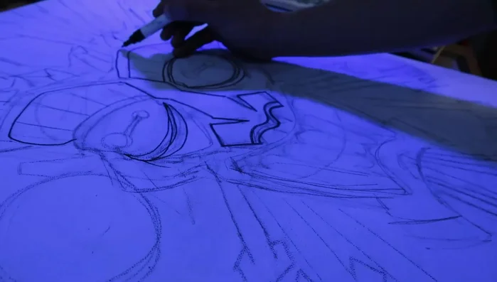 Creating clean outlines on the canvas.