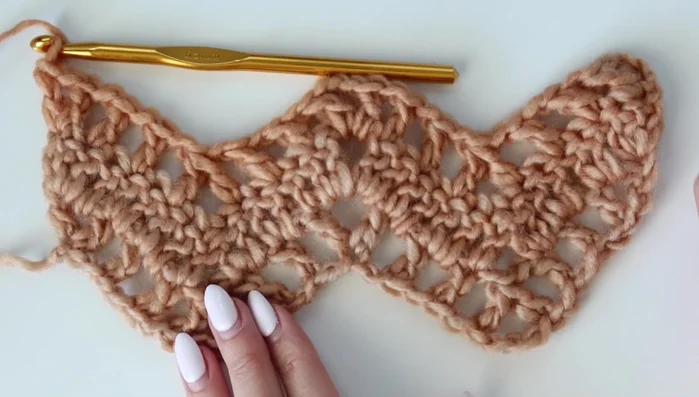 Repeat Rows 2 and 3 for a total of 61 rows (or desired length).