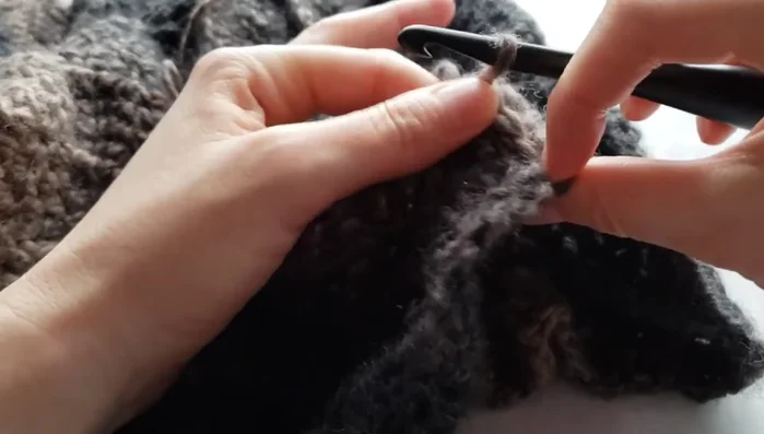 Keep the stitches relatively wide and avoid inserting the hook into the same stitch twice.