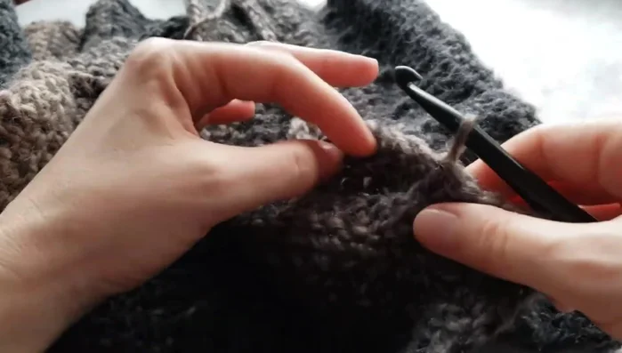 Keep the stitches relatively wide and avoid inserting the hook into the same stitch twice.