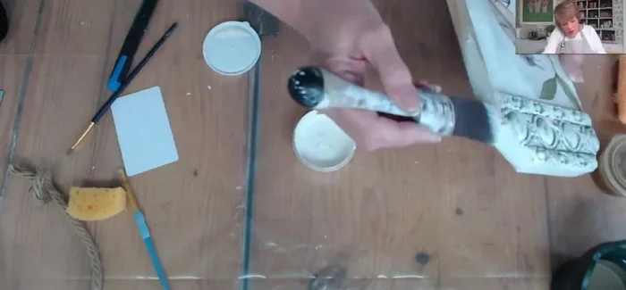 Paint the back of the tag and seal the entire piece.