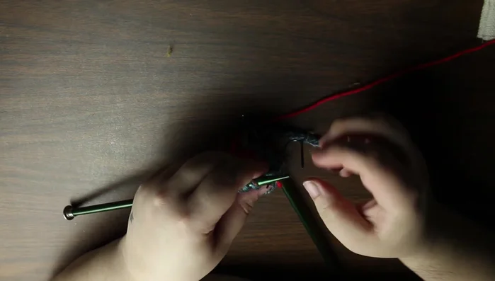 Row 4: Knit 3, purl 9, knit 3.