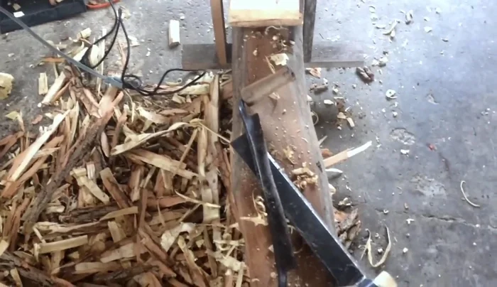 Chamfering: Round over the corners of the driving end to prevent the sledgehammer from splitting the wood.