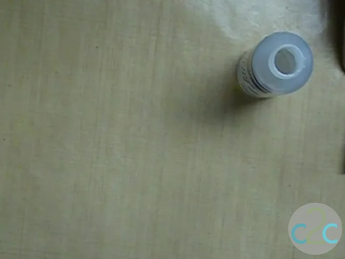 Let the glued napkin ring dry completely.