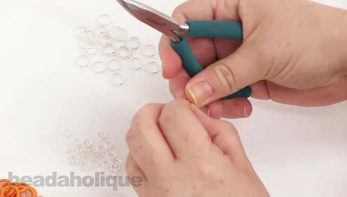 Close the jump ring tightly.