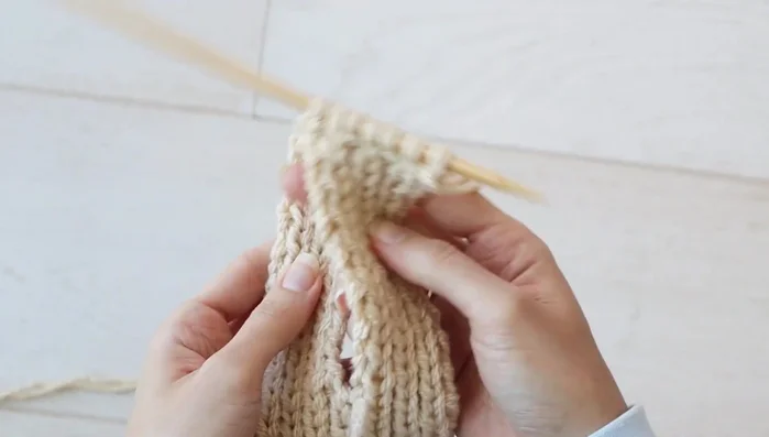 Continue working in pattern until the second piece measures 6.5 inches (17 cm).