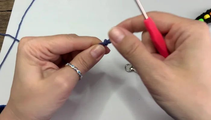 Make a slip knot to secure the beads.