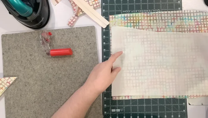 Cut a 3in x 5in piece of fabric for the handle.