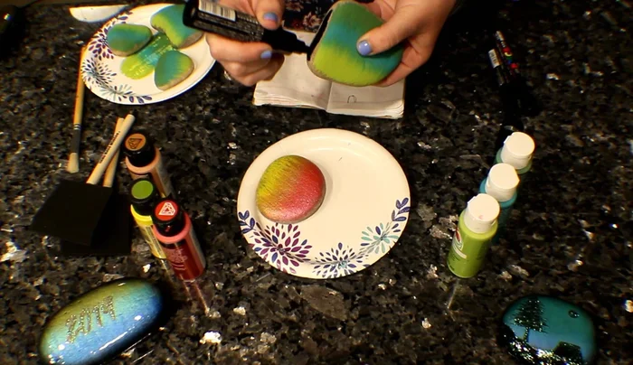 Prime your paska and ensure you have enough paint.