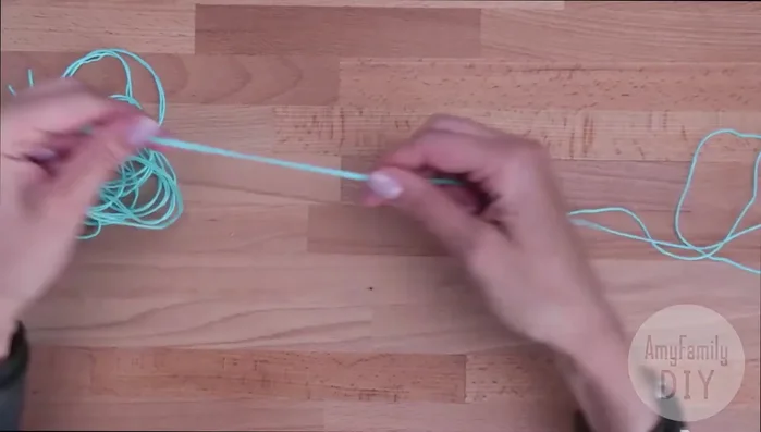 Wrapping Method 3 (Lace): Wrap lace around the wooden base, slightly overlapping.