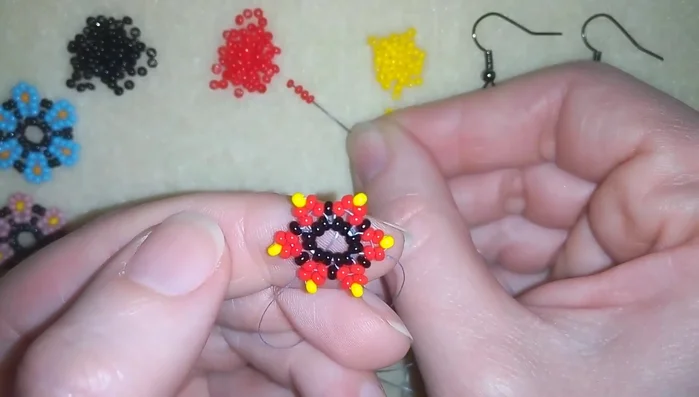 Repeat step 6 for the remaining petals.