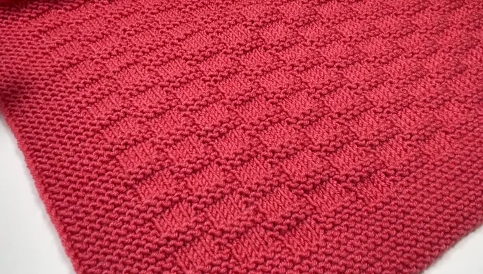 Weave in loose ends.