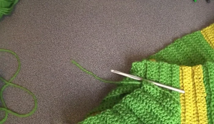 Weave in the loose ends.