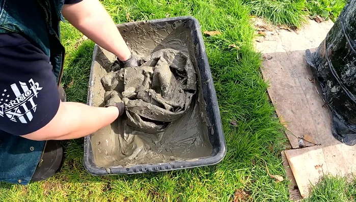 Drape and dry: Drape the soaked fabric pot over the mold and let it dry for 24 hours.