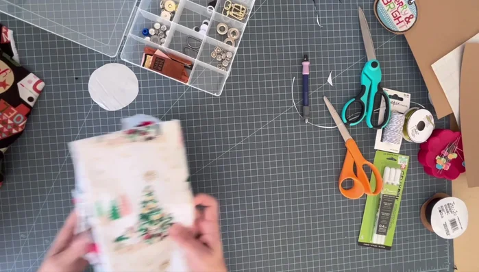 Tie ribbon: Attach ribbon or string through the hole to complete your gift tag.